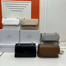 Picture of Prada Lady Handbags _SKUfw152907690fw